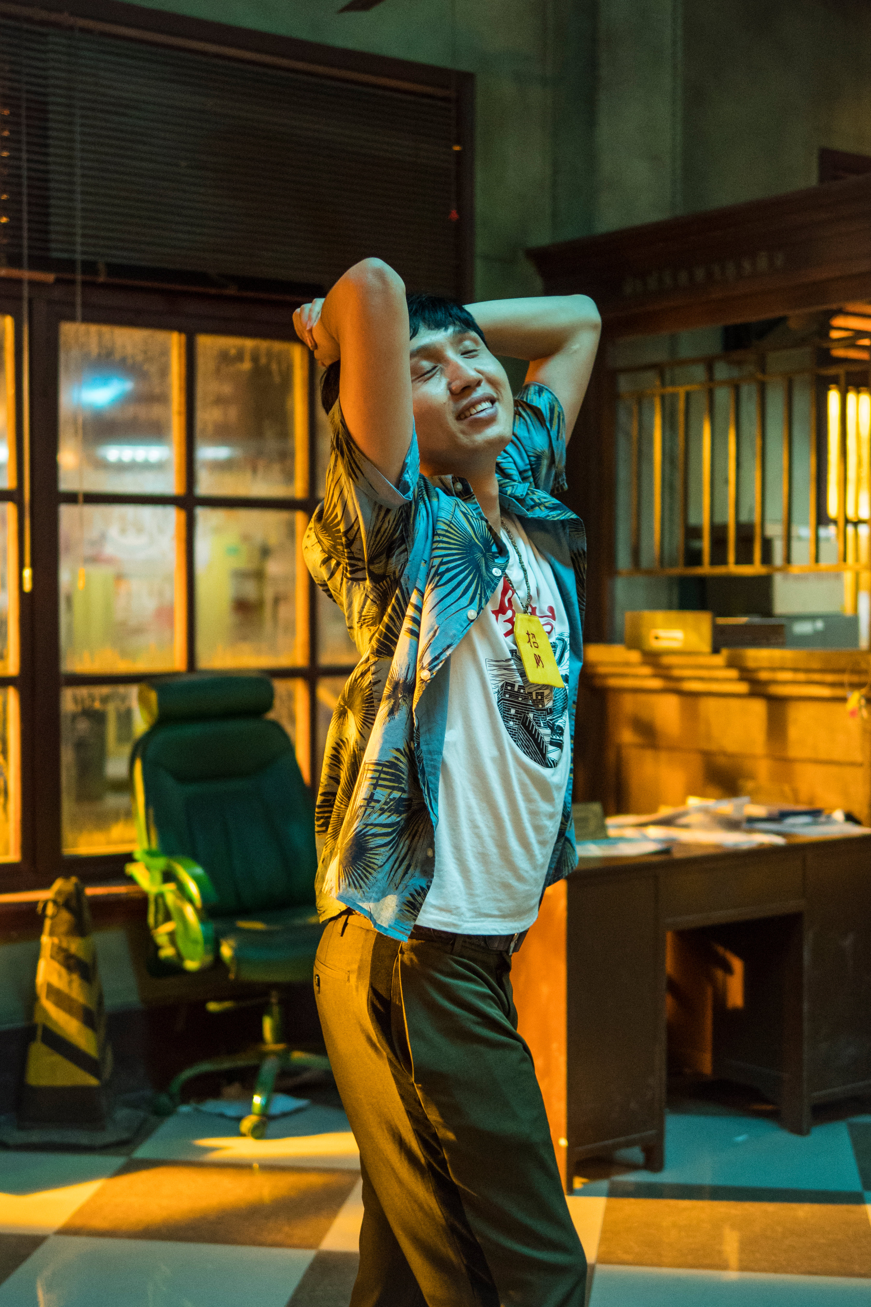 亿万懦夫剧照的剧照