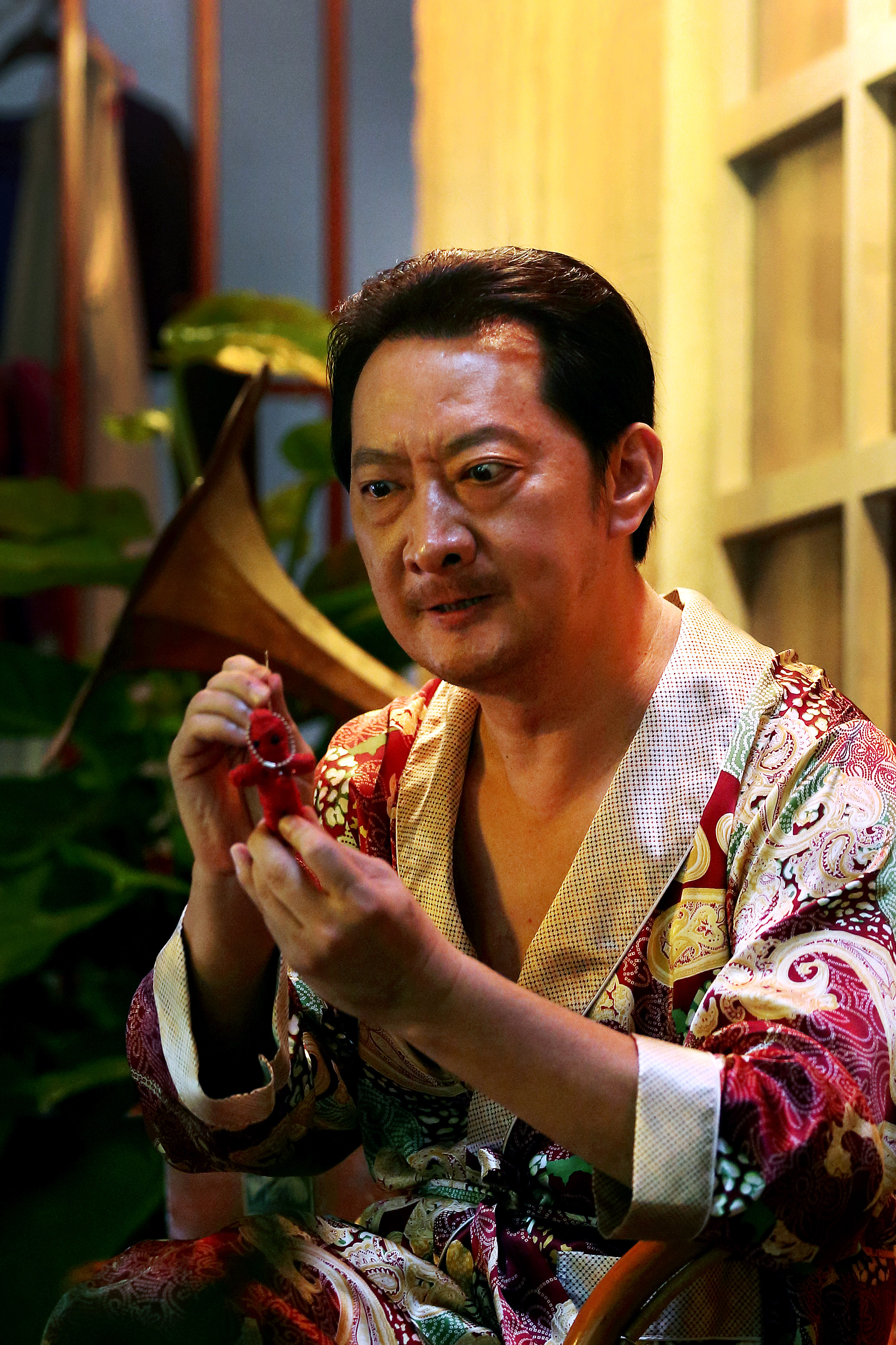 亿万懦夫剧照的剧照