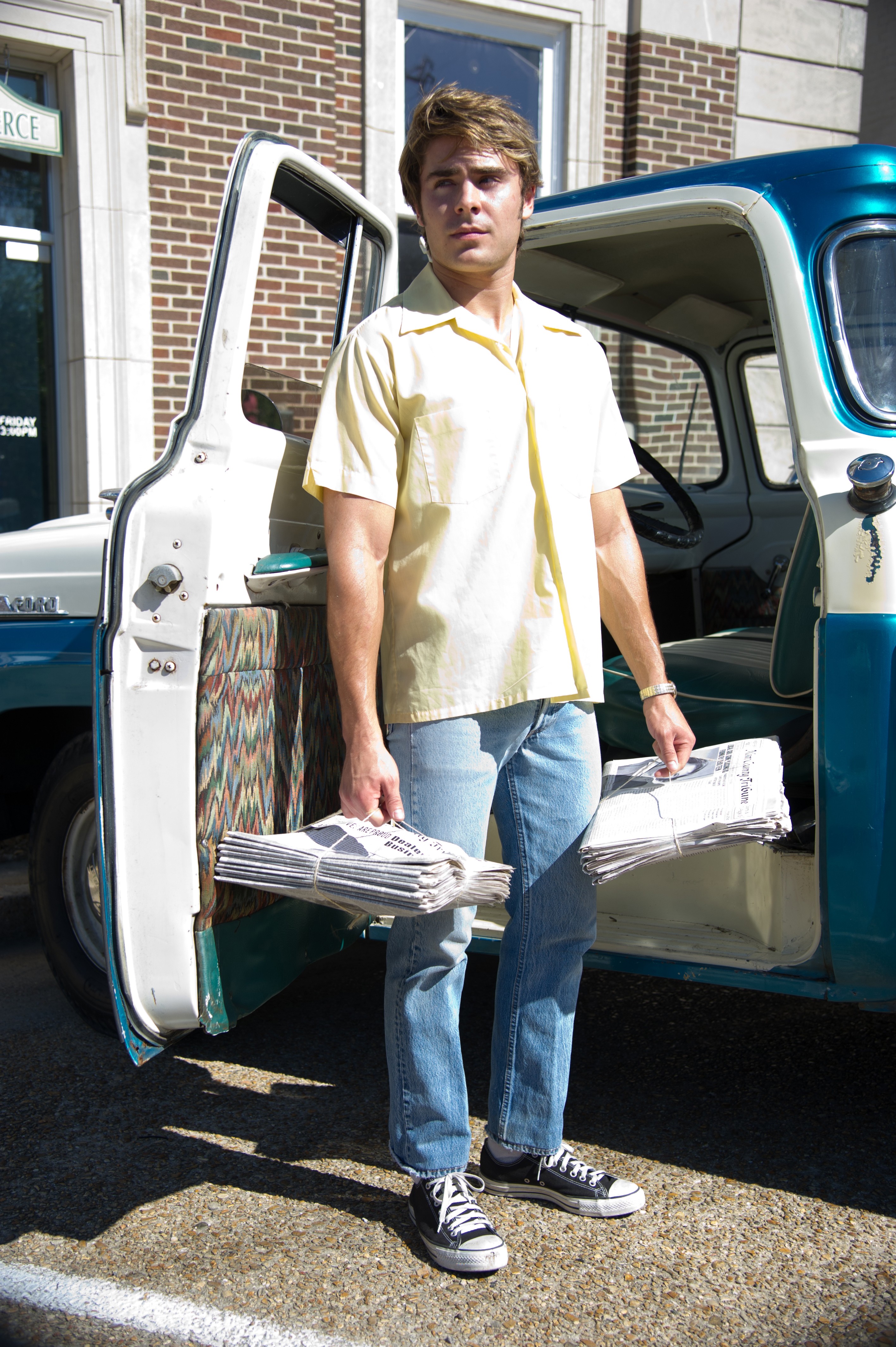 送报男孩剧照的剧照