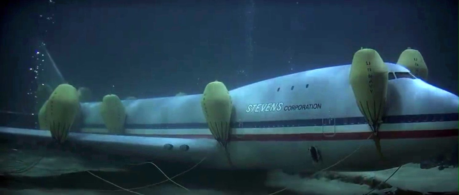 77年航空港剧照的剧照