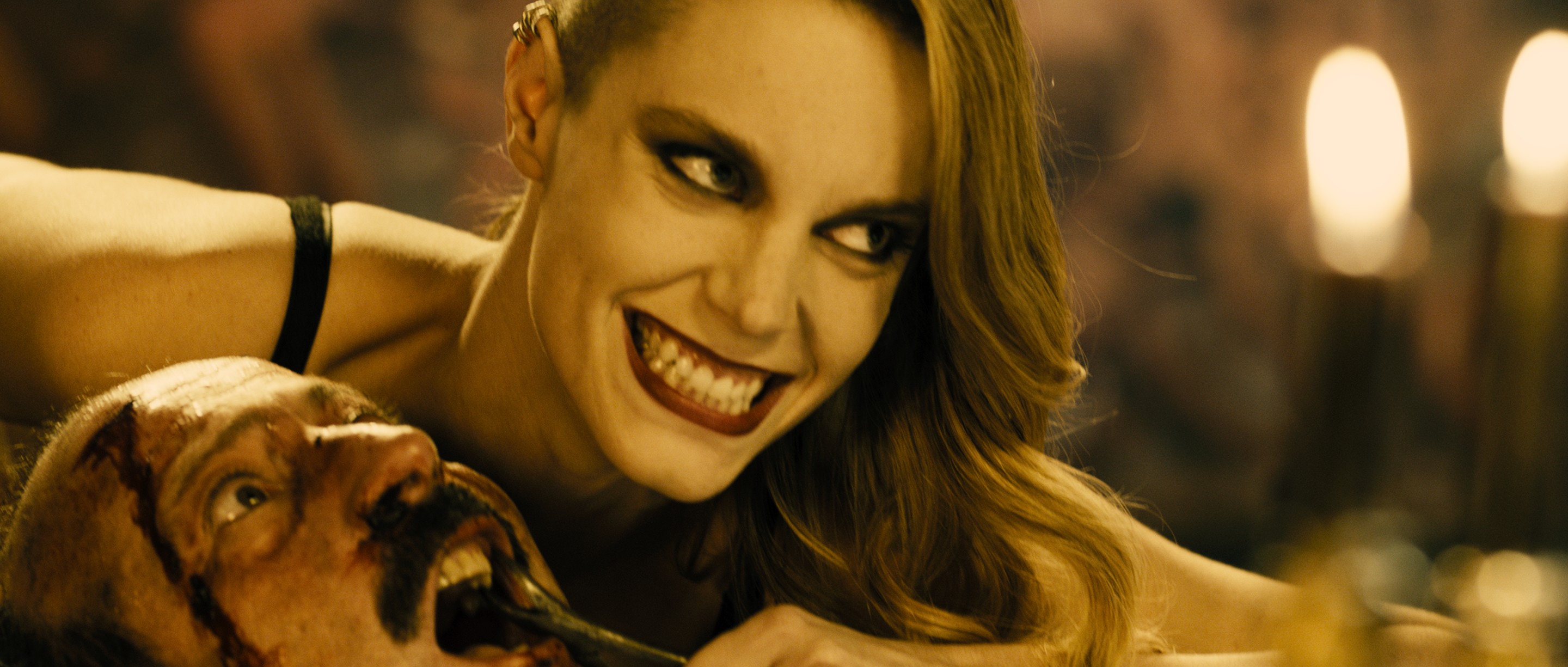 苏镇巫女剧照的剧照