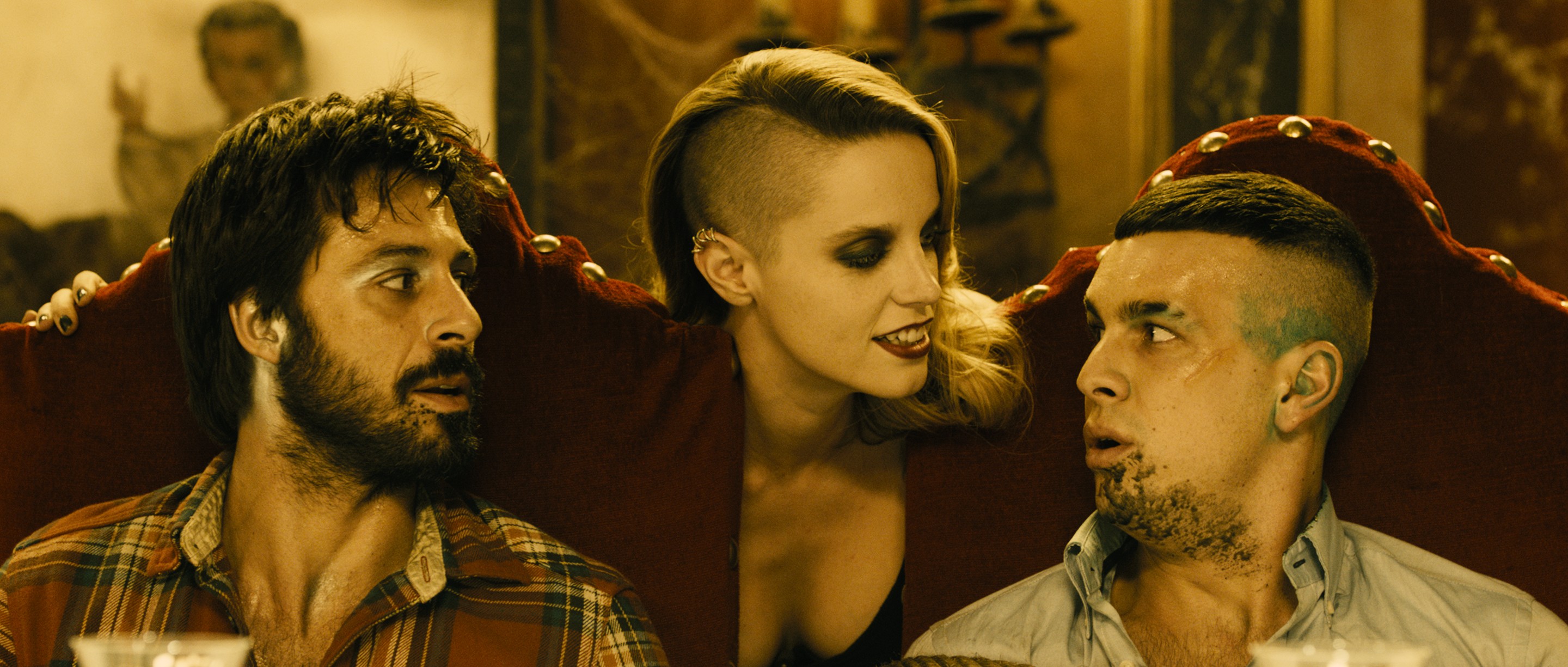 苏镇巫女剧照的剧照