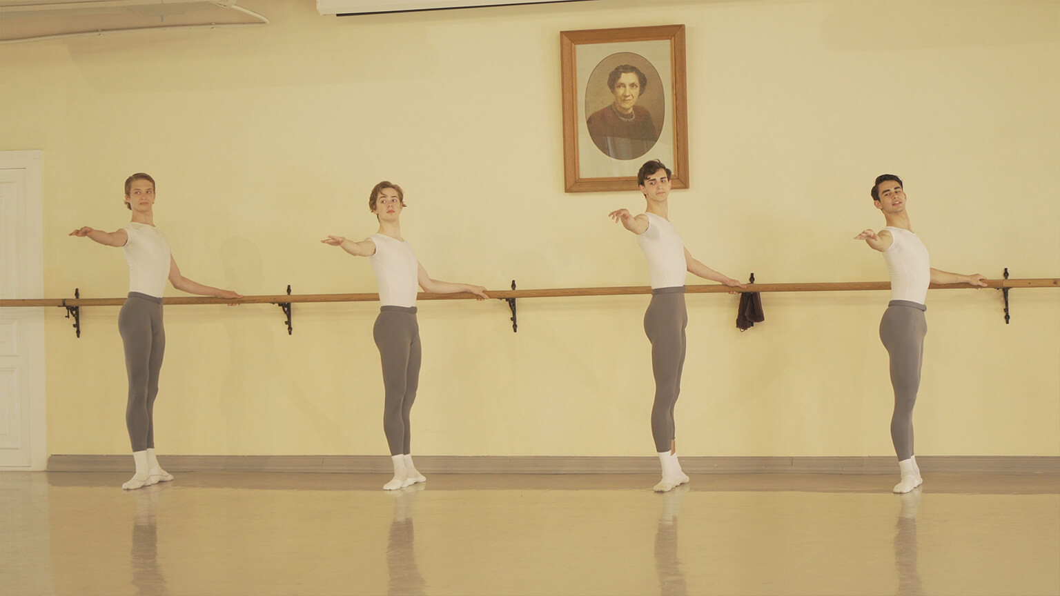 瓦佳诺娃芭蕾舞蹈学院：未来的芭蕾王子剧照的剧照