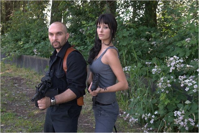 入侵地球剧照的剧照