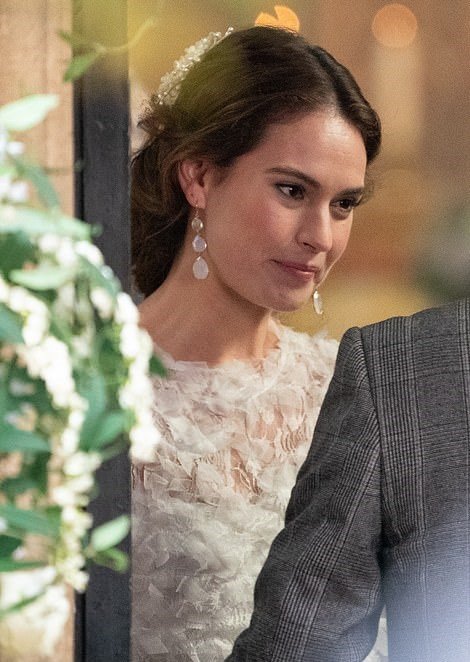 一个红鼻子日与一个婚礼剧照的剧照