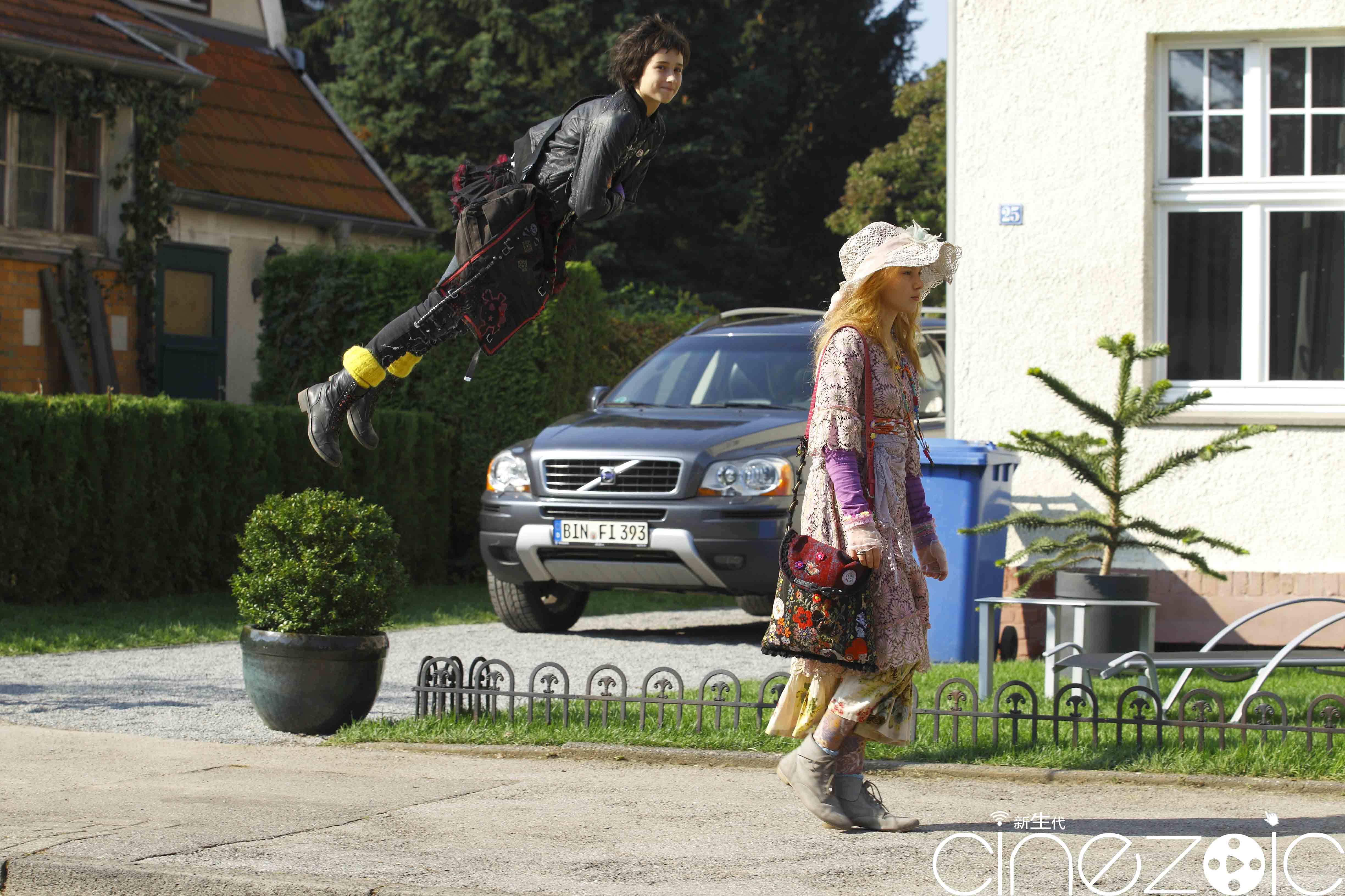 吸血鬼姐妹剧照的剧照