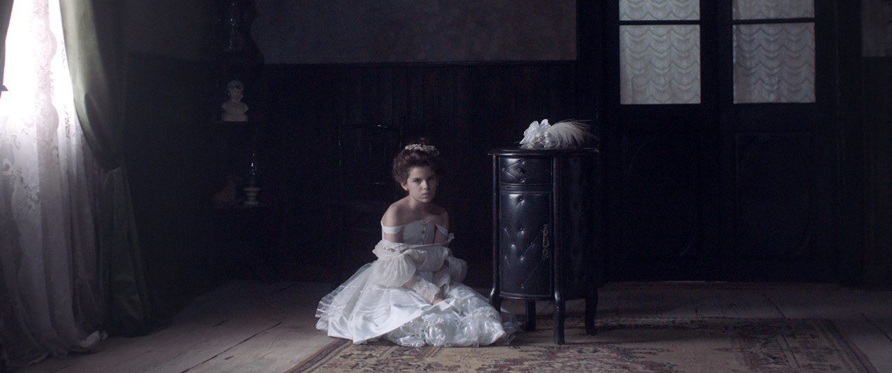 白上加白剧照的剧照