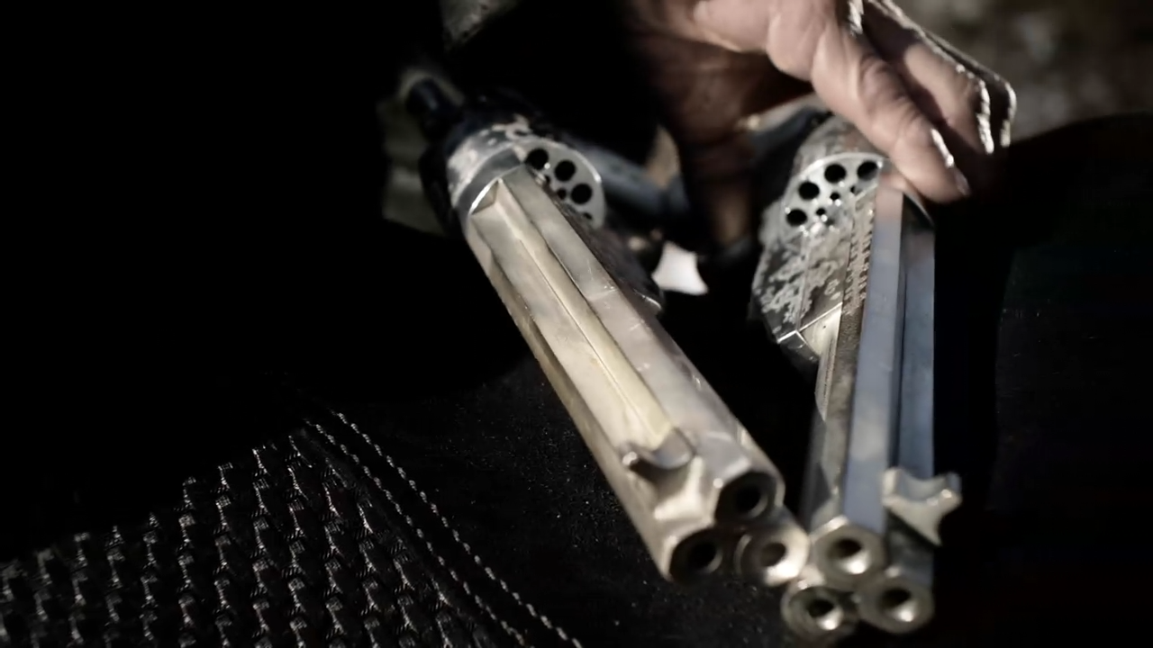 血战墓碑镇剧照的剧照