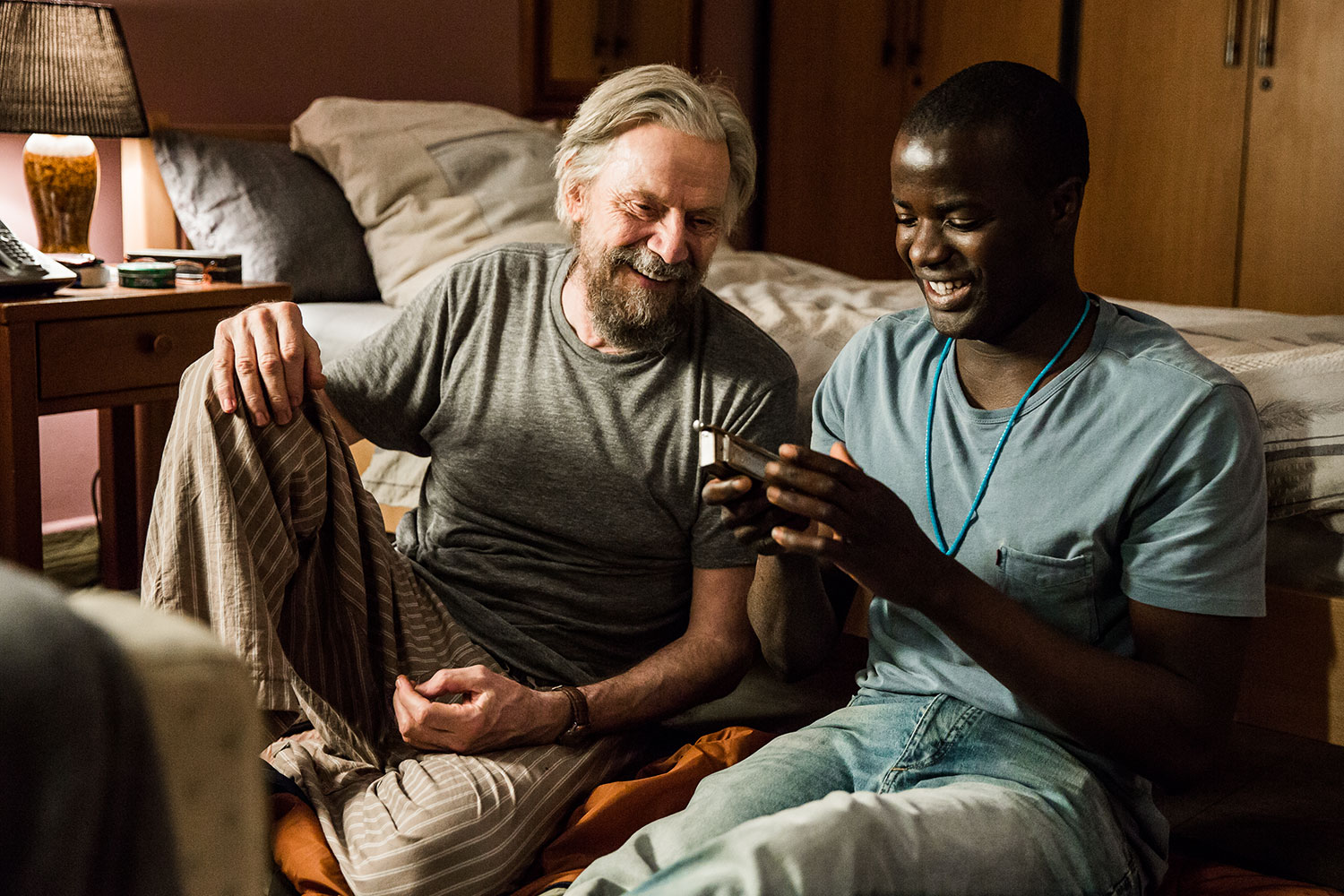 男孩纳马剧照的剧照