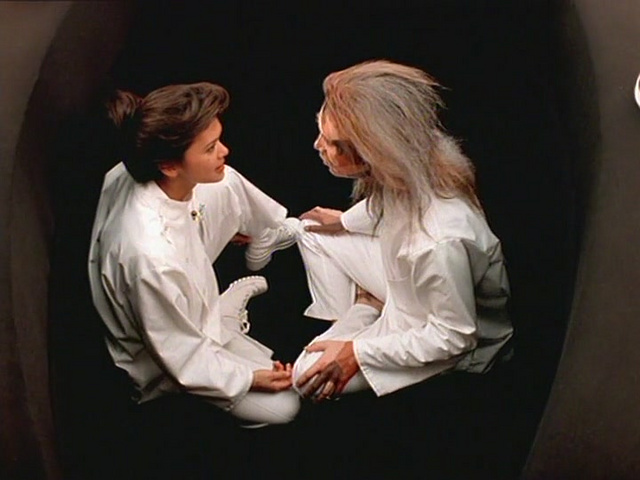 再生边缘人剧照的剧照