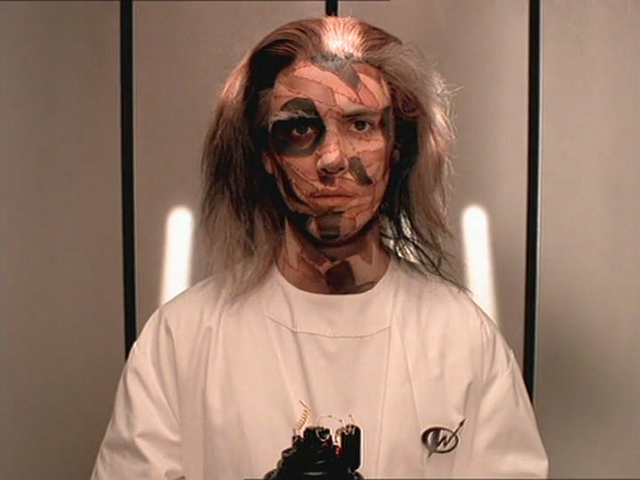 再生边缘人剧照的剧照