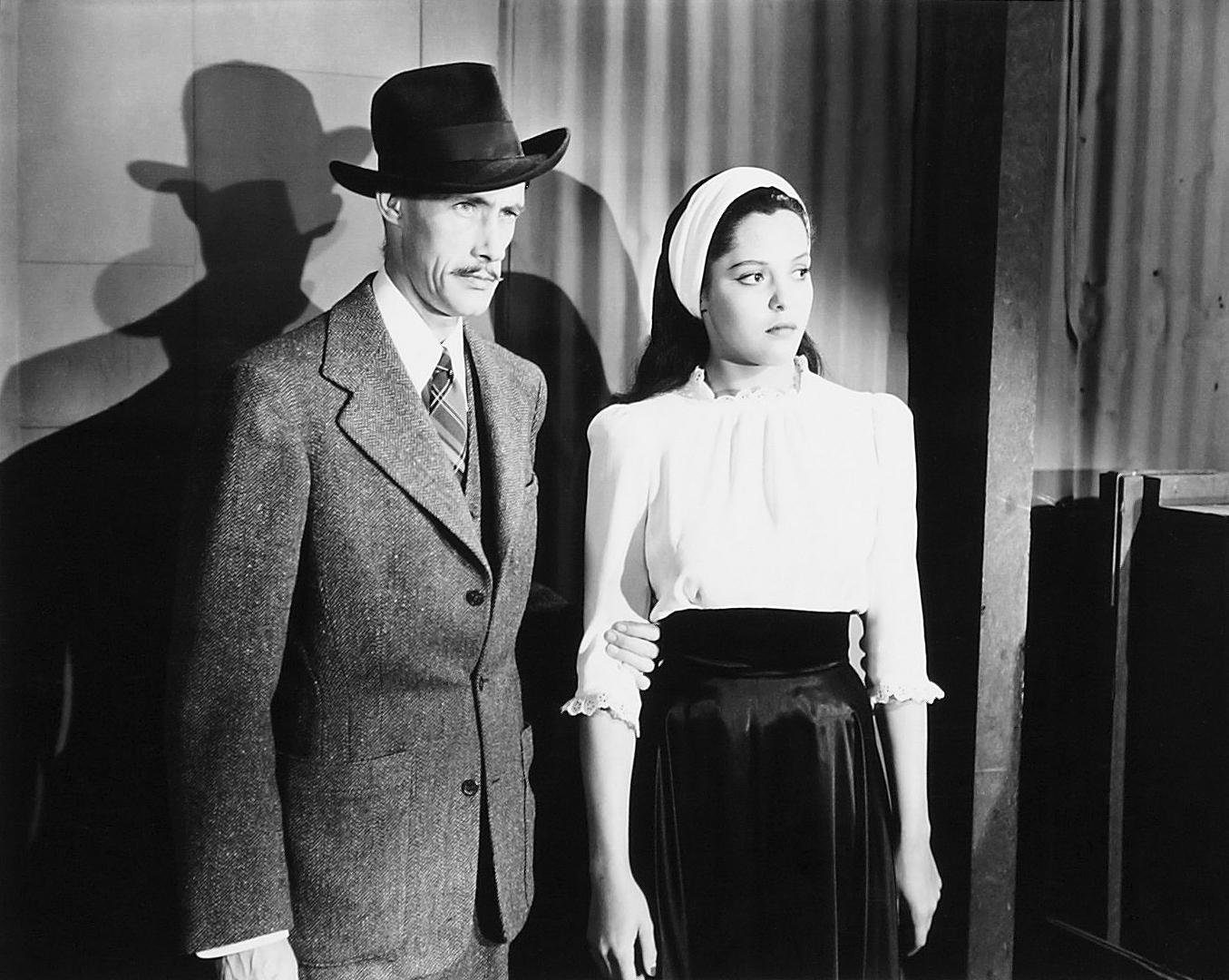 俘虏野生女人剧照的剧照