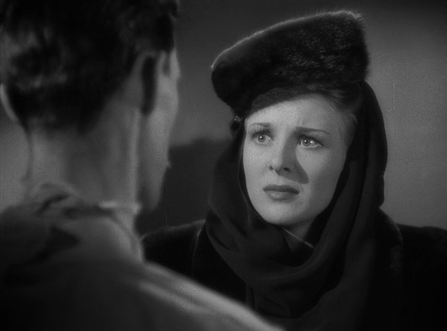 俘虏野生女人剧照的剧照