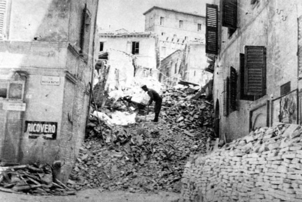 那不勒斯44剧照的剧照