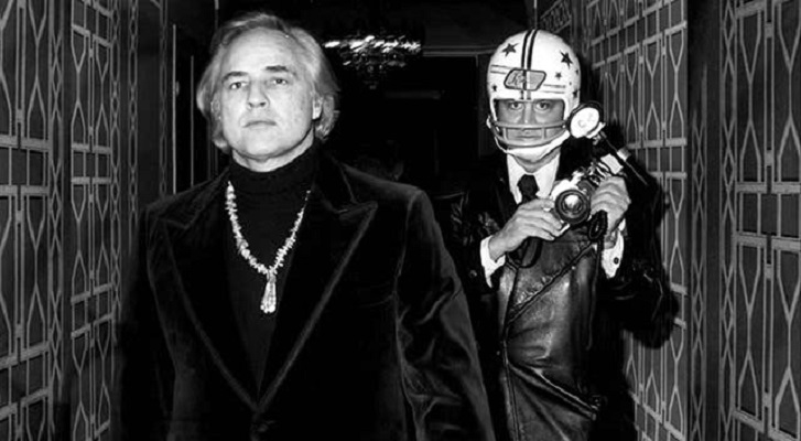 砸烂他的摄影机剧照的剧照