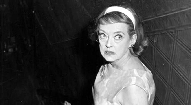 砸烂他的摄影机剧照的剧照