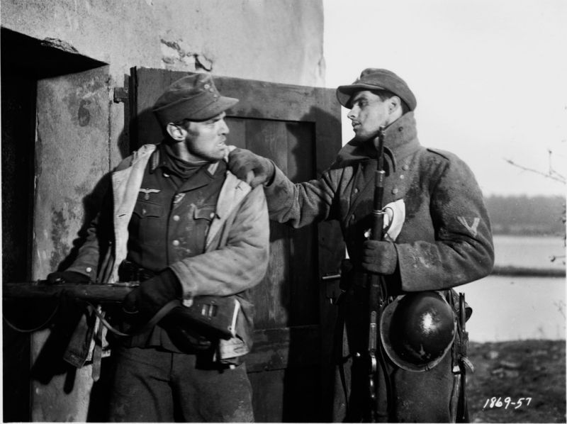 无情战地有情天剧照的剧照