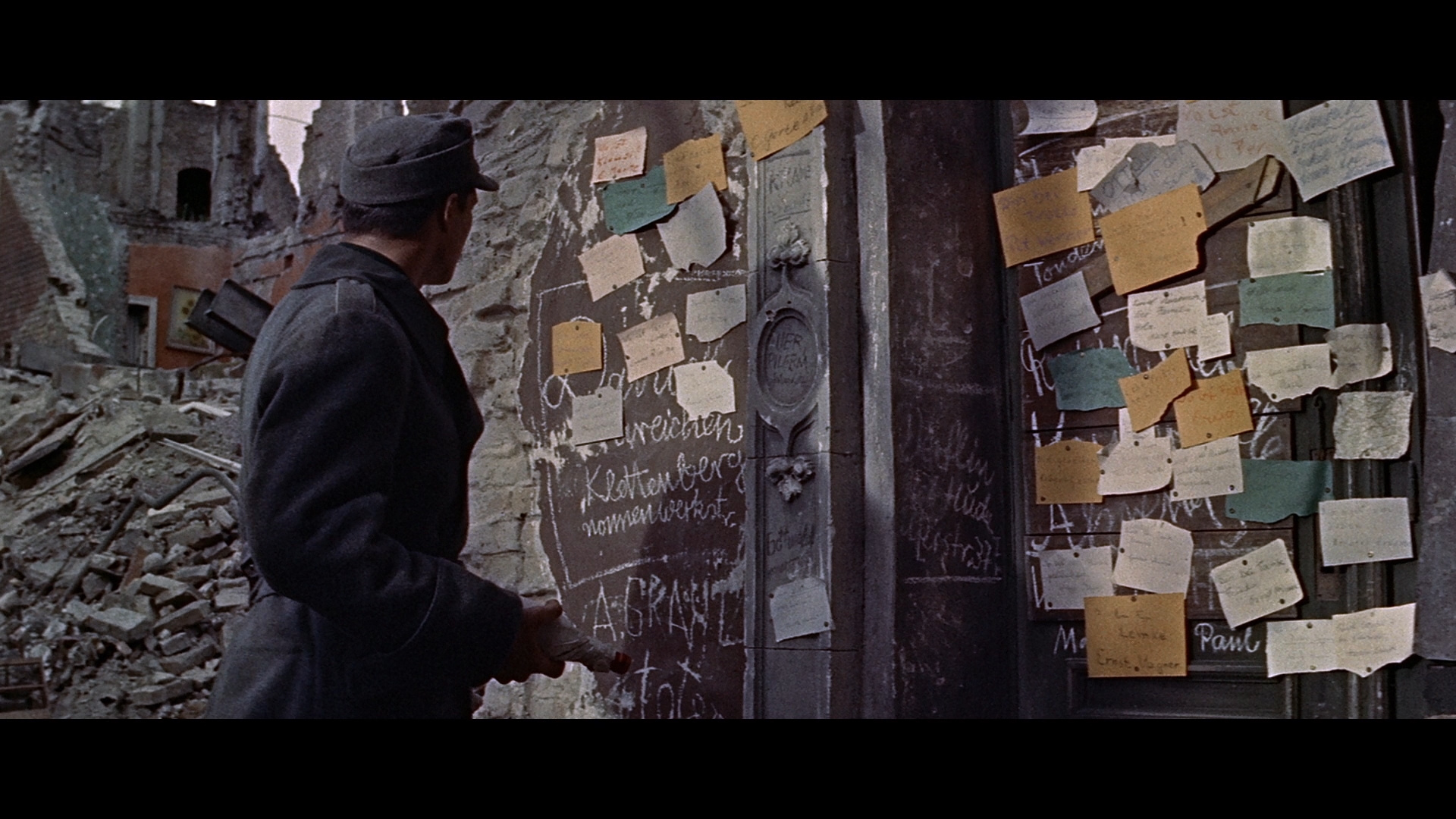 无情战地有情天剧照的剧照