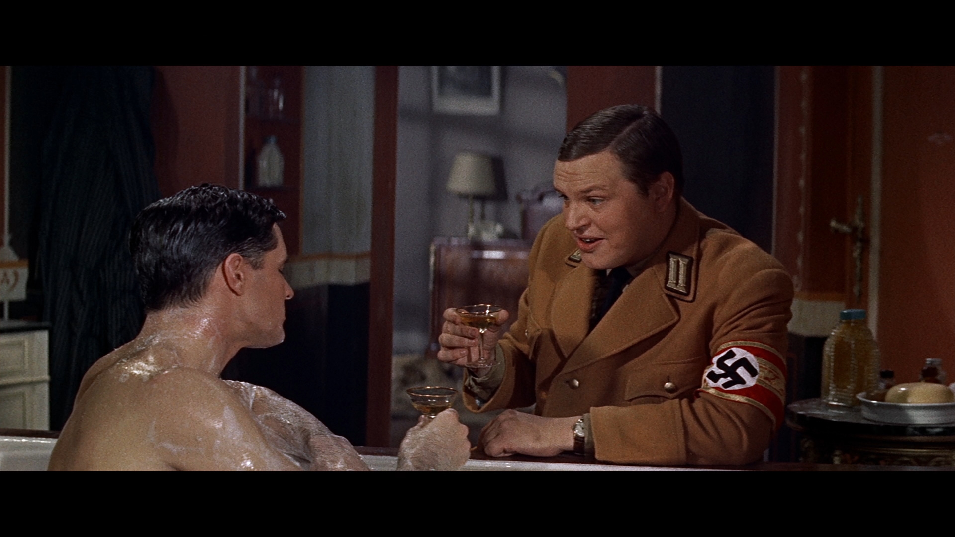 无情战地有情天剧照的剧照