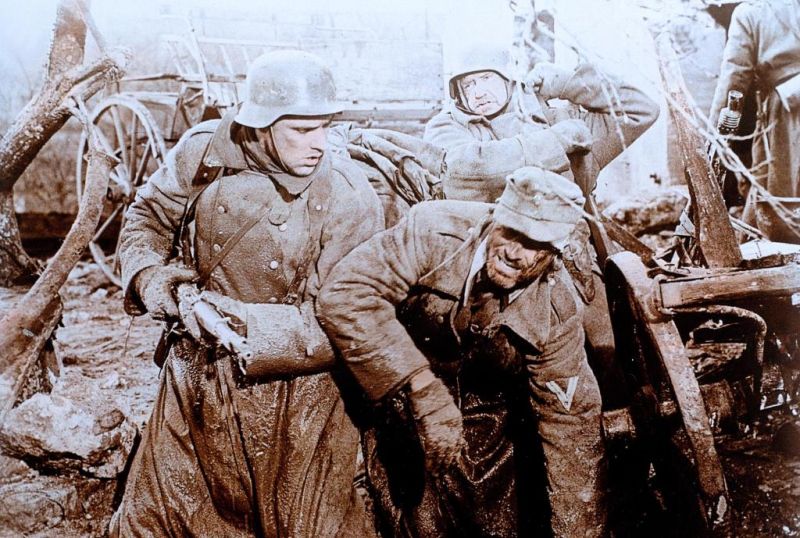 无情战地有情天剧照的剧照