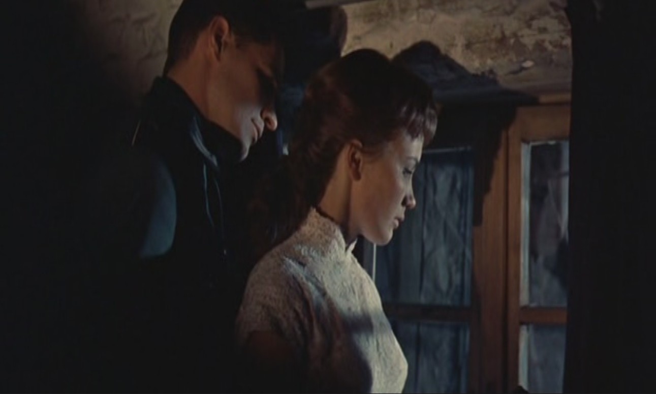 无情战地有情天剧照的剧照