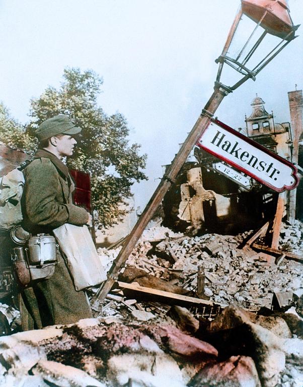 无情战地有情天剧照的剧照