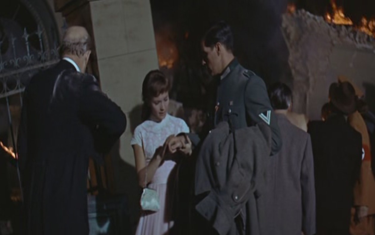 无情战地有情天剧照的剧照