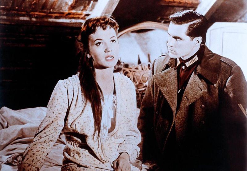 无情战地有情天剧照的剧照