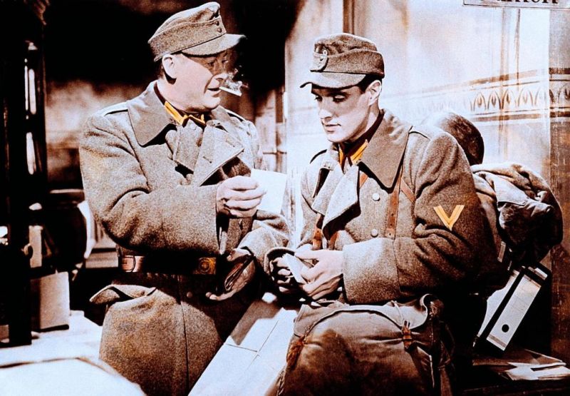 无情战地有情天剧照的剧照