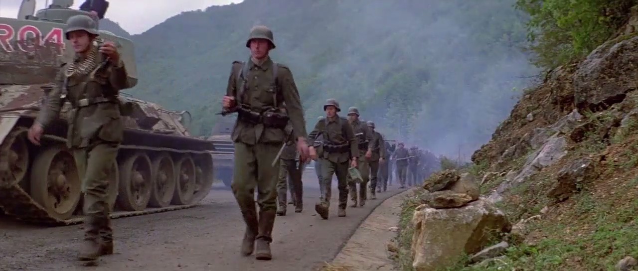 纳瓦隆第十突击队剧照的剧照