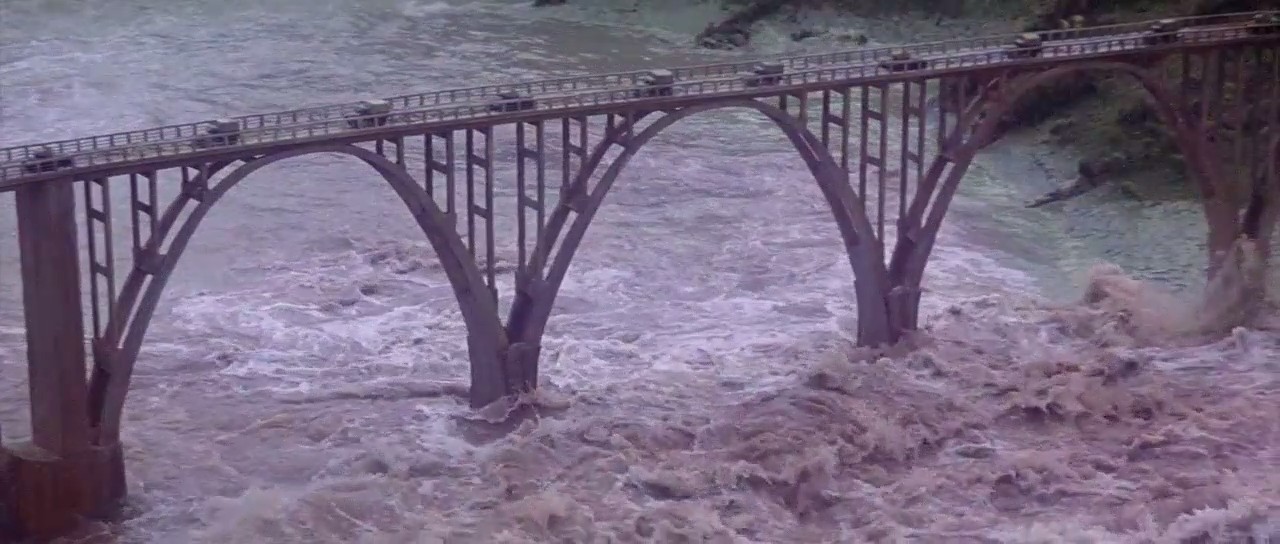 纳瓦隆第十突击队剧照的剧照