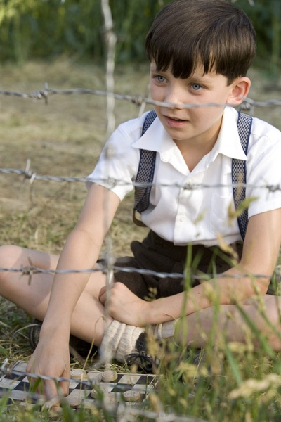 穿条纹睡衣的男孩剧照的剧照