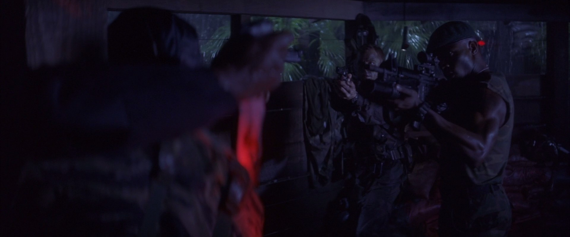 基地疑云剧照的剧照