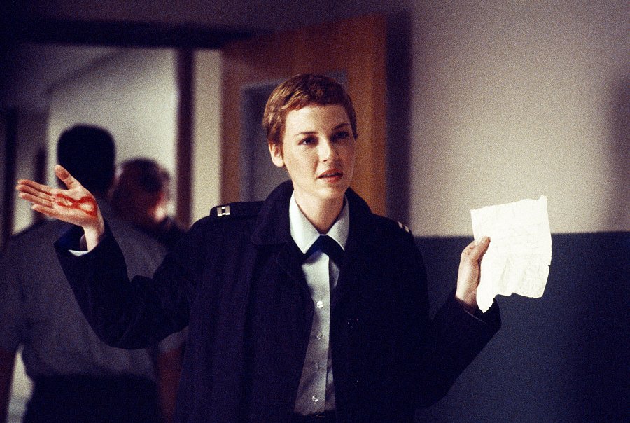 基地疑云剧照的剧照