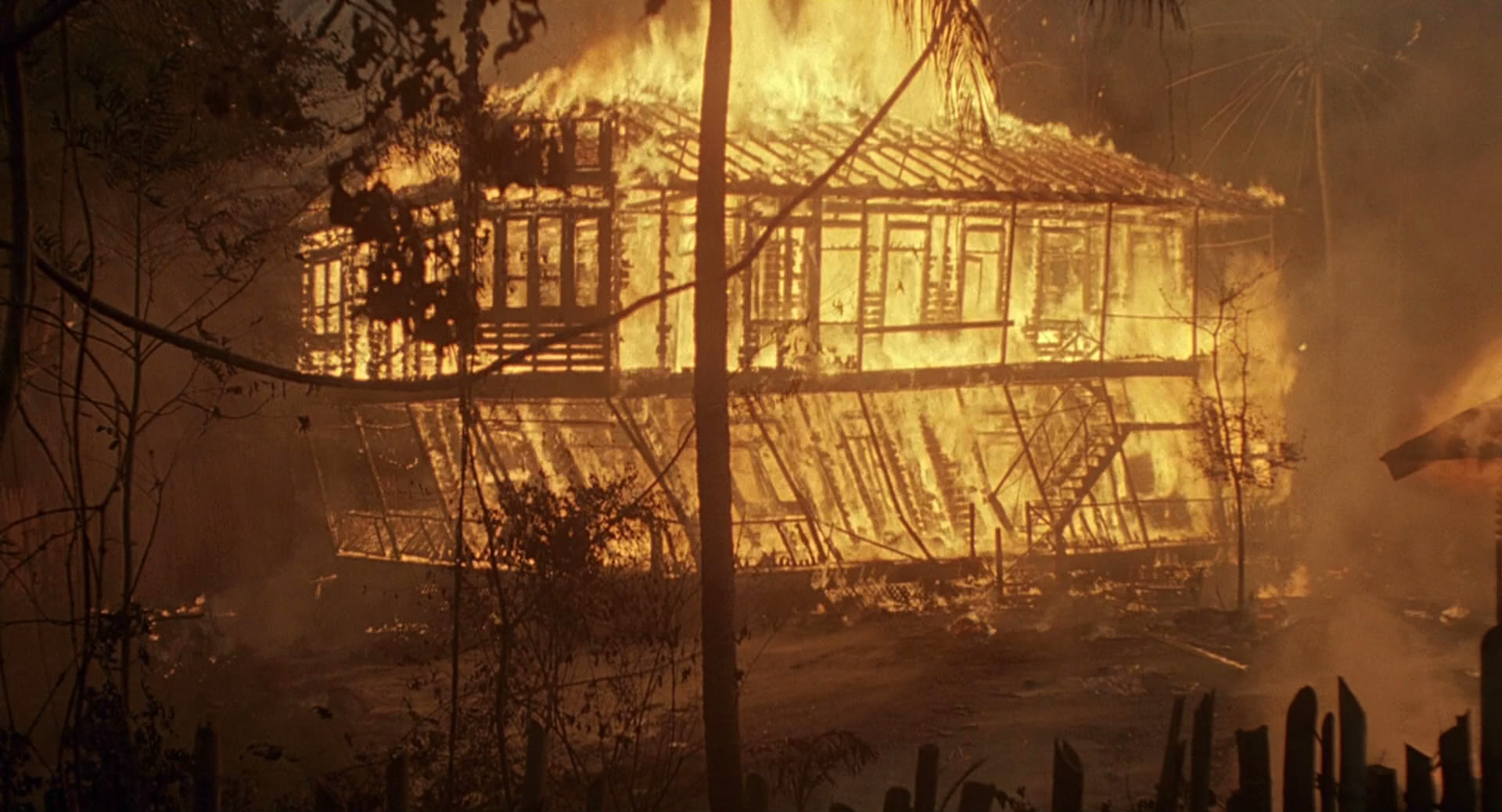 冲出人魔岛剧照的剧照