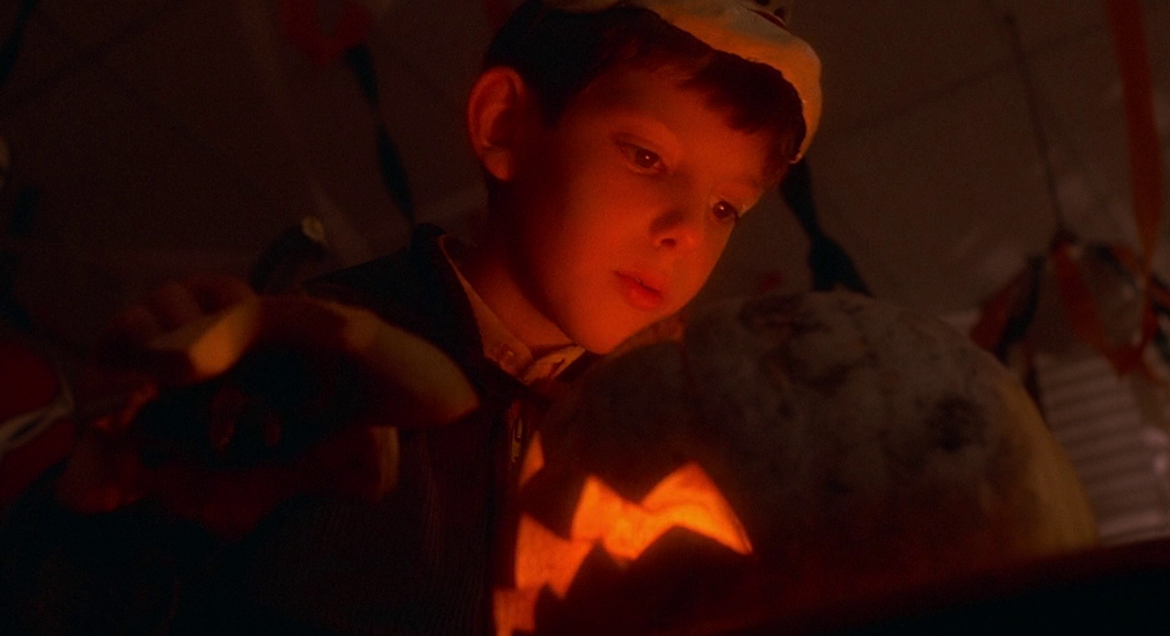 白衣幽魂剧照的剧照