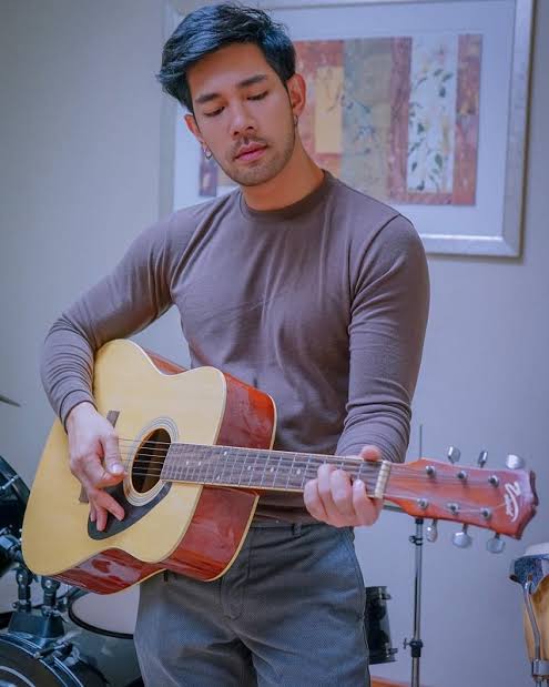 类似爱情剧照的剧照