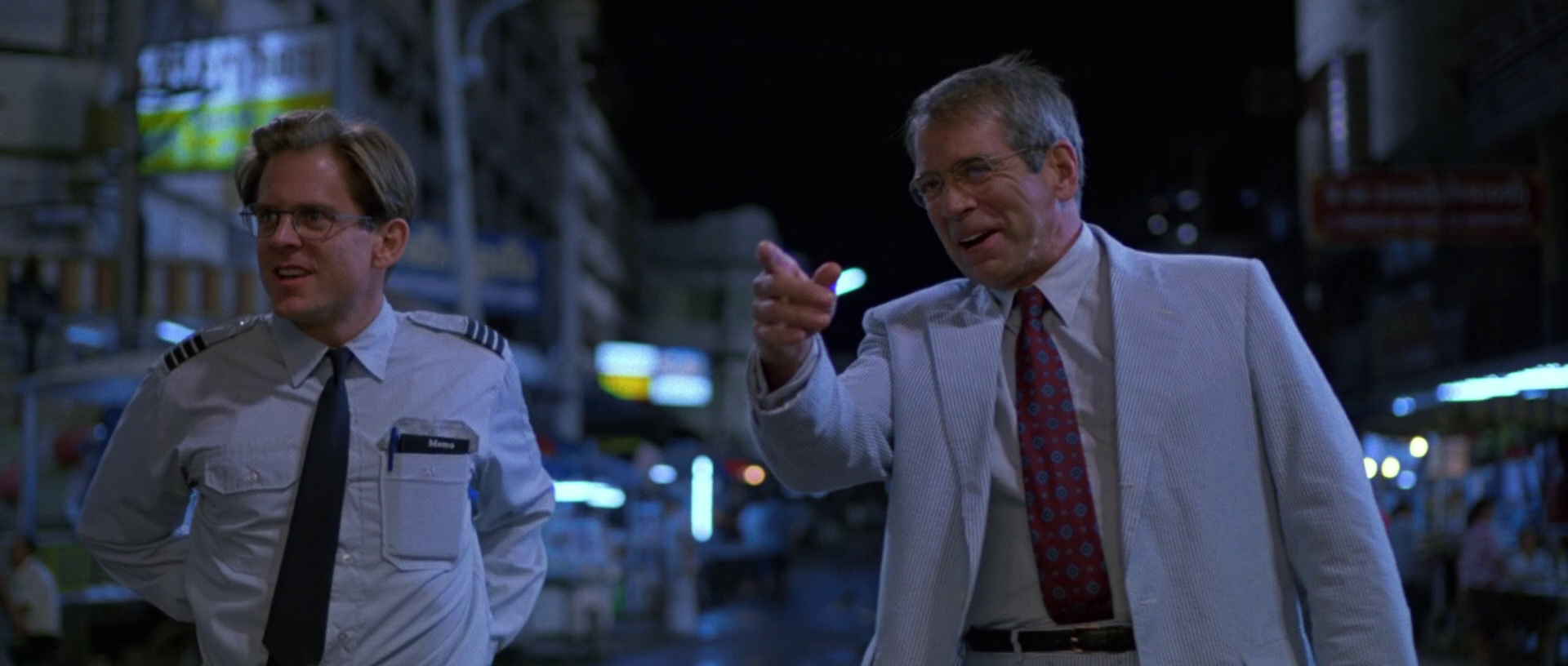 飞离航道剧照的剧照