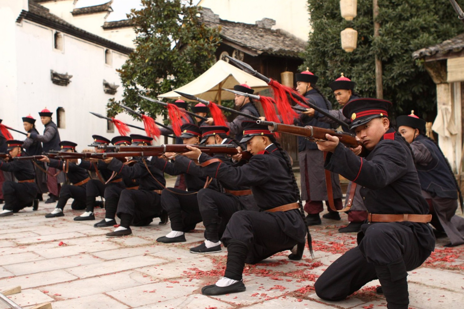 竞雄女侠秋瑾剧照的剧照