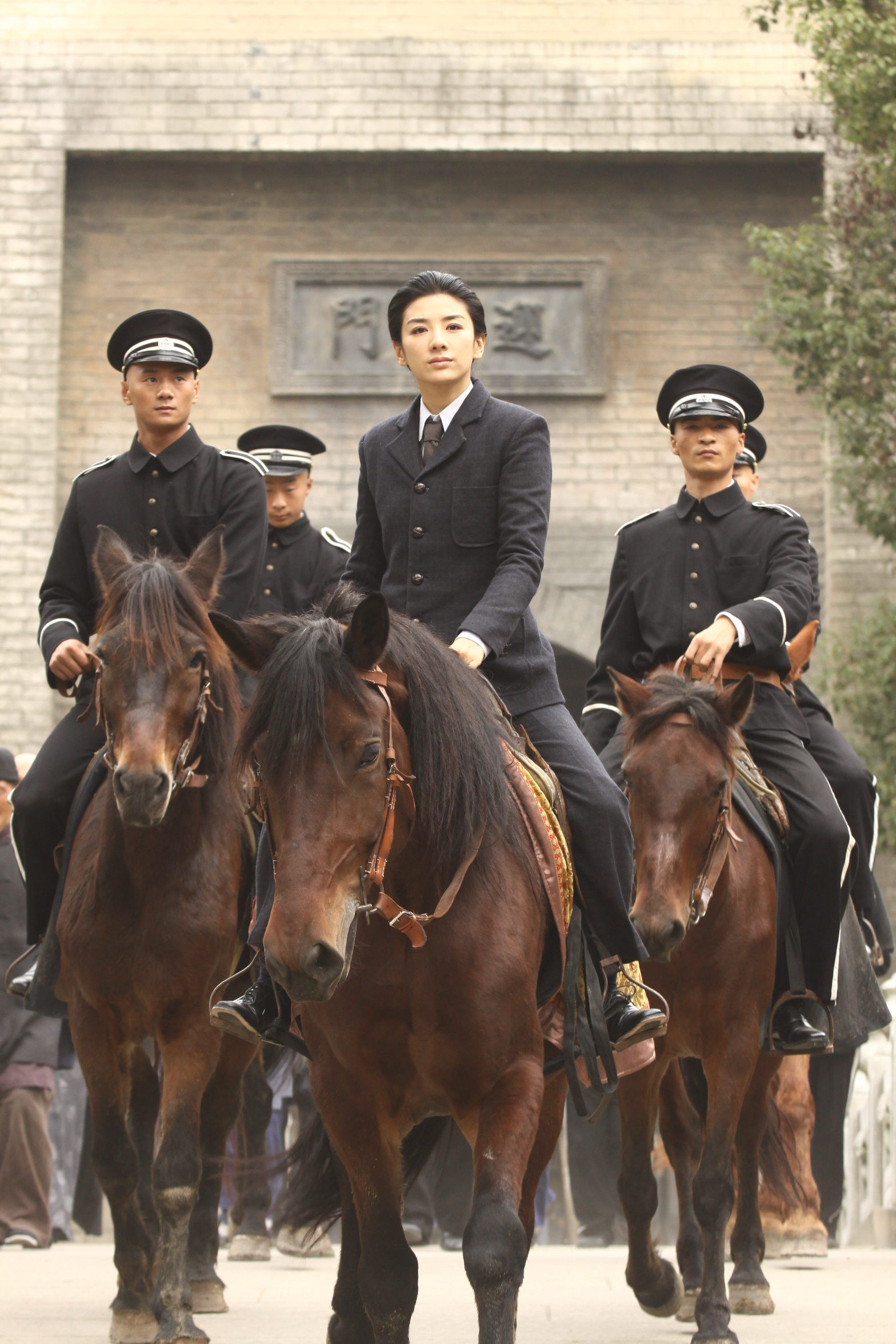 竞雄女侠秋瑾剧照的剧照