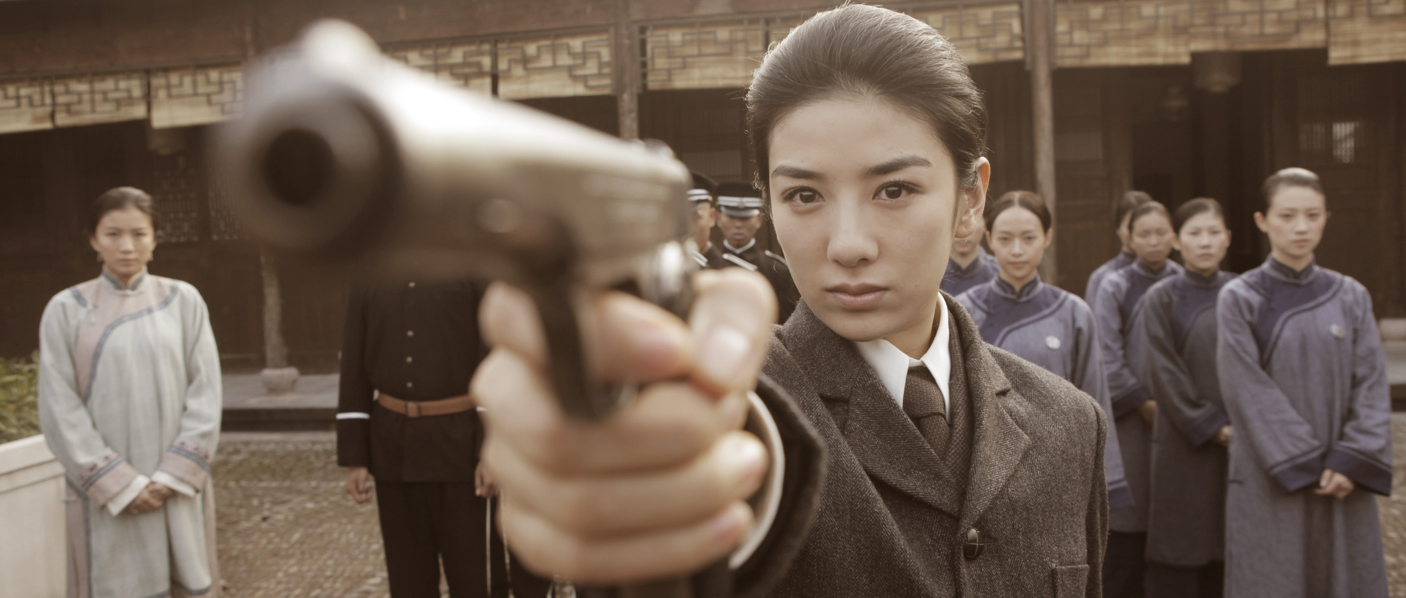 竞雄女侠秋瑾剧照的剧照