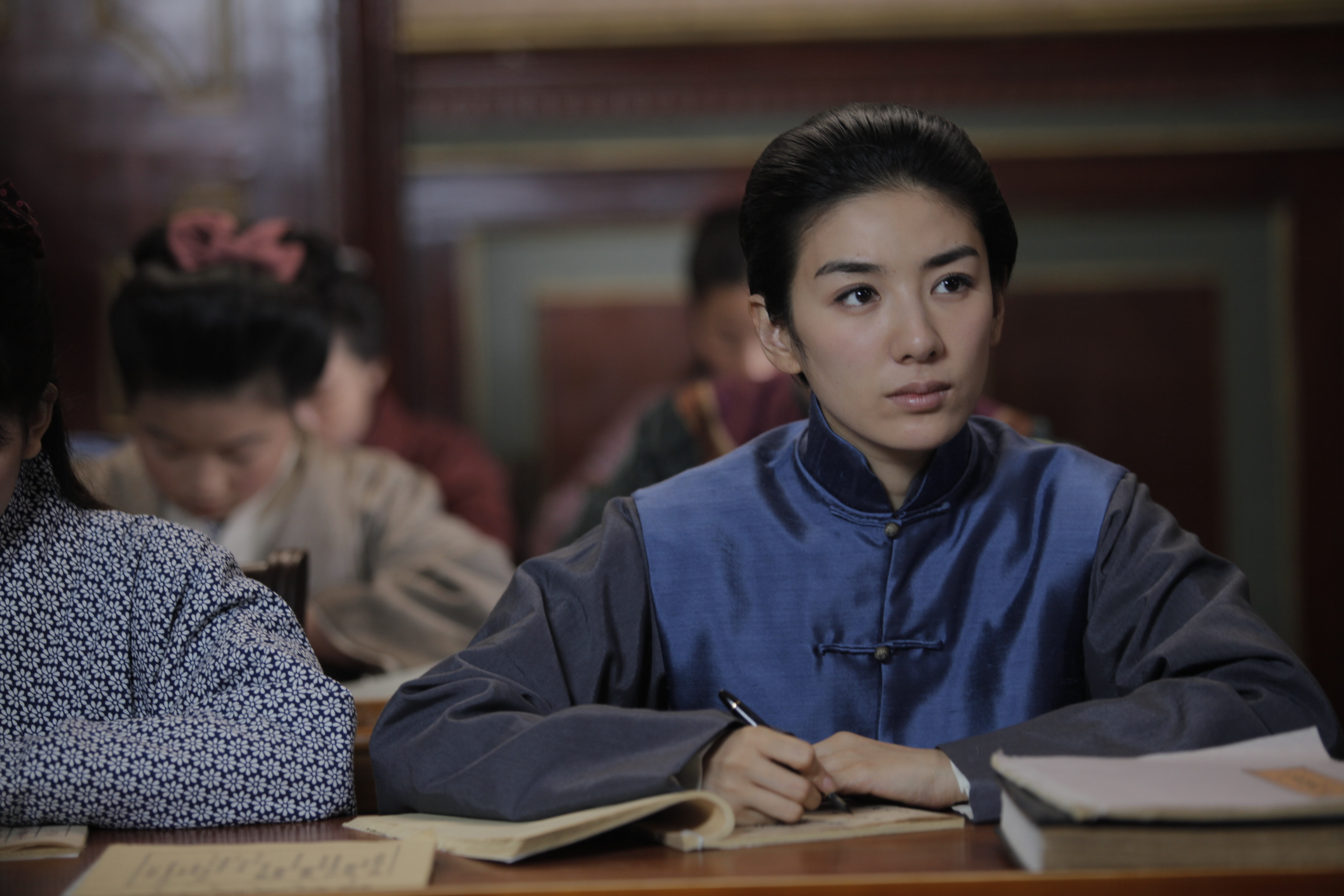 竞雄女侠秋瑾剧照的剧照