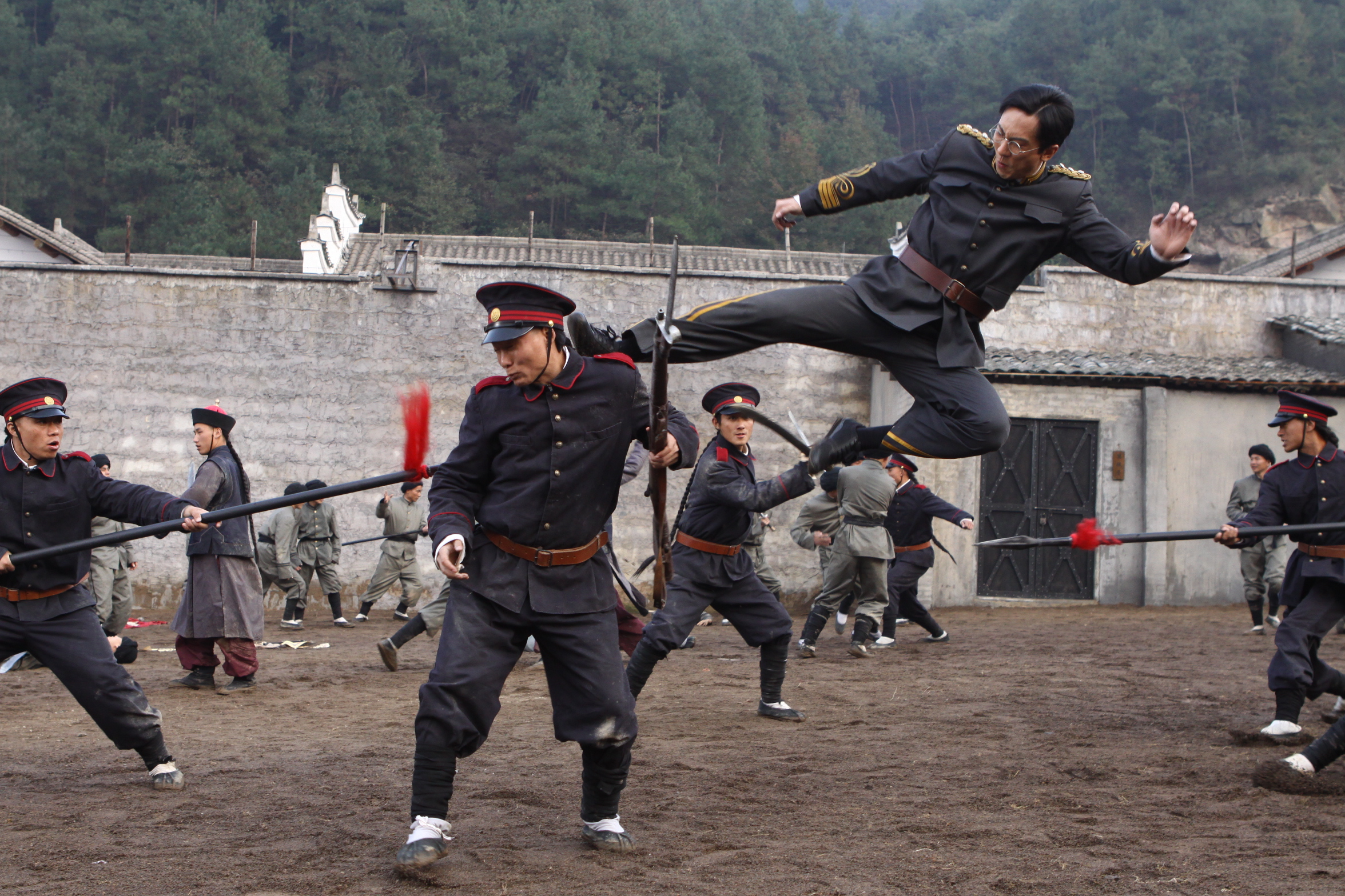 竞雄女侠秋瑾剧照的剧照