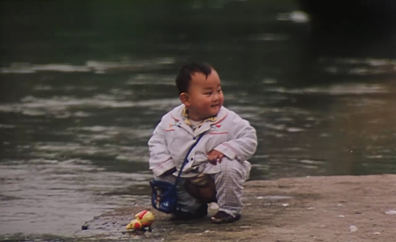 爱在别乡的季节剧照的剧照