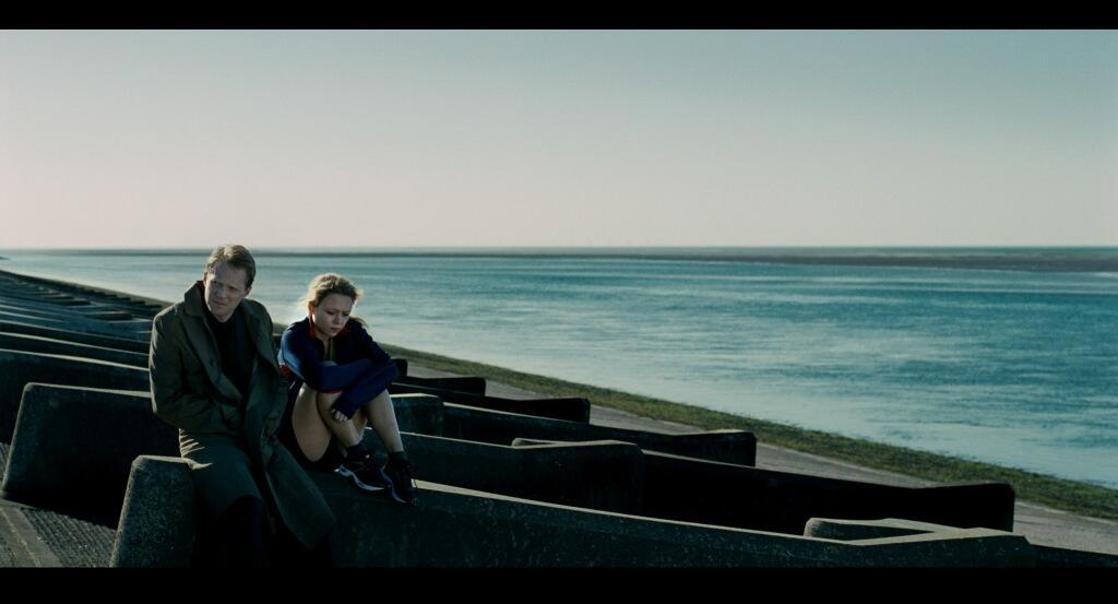 条子家族的崩溃剧照的剧照