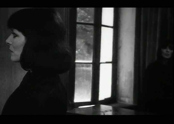 毁灭，她说。剧照的剧照