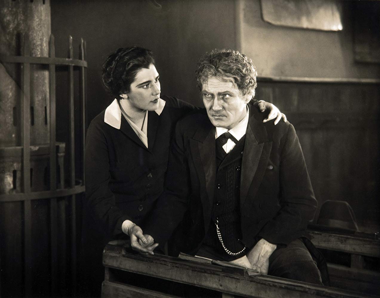 山鹰剧照的剧照