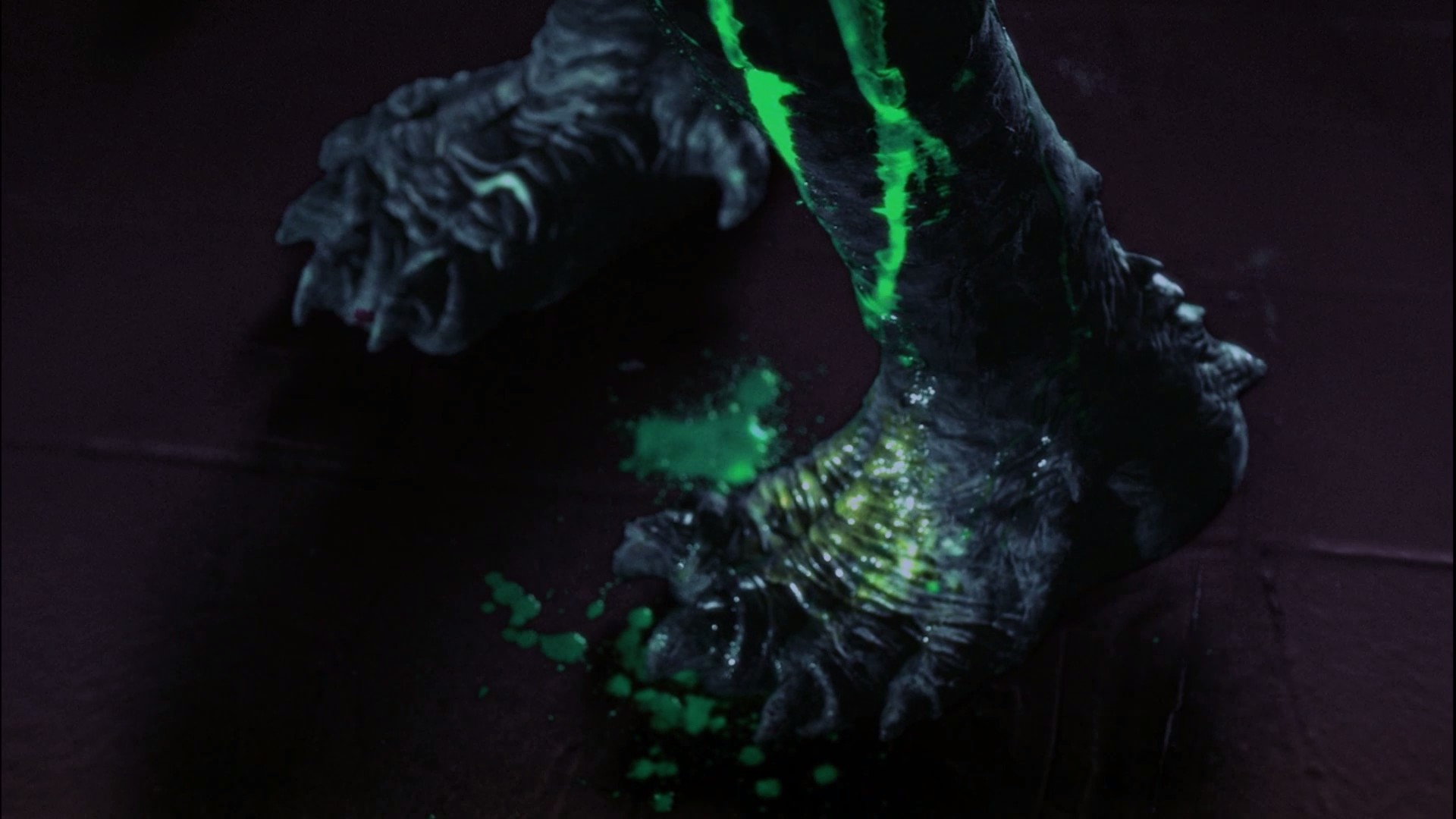 夜海怪兽剧照的剧照