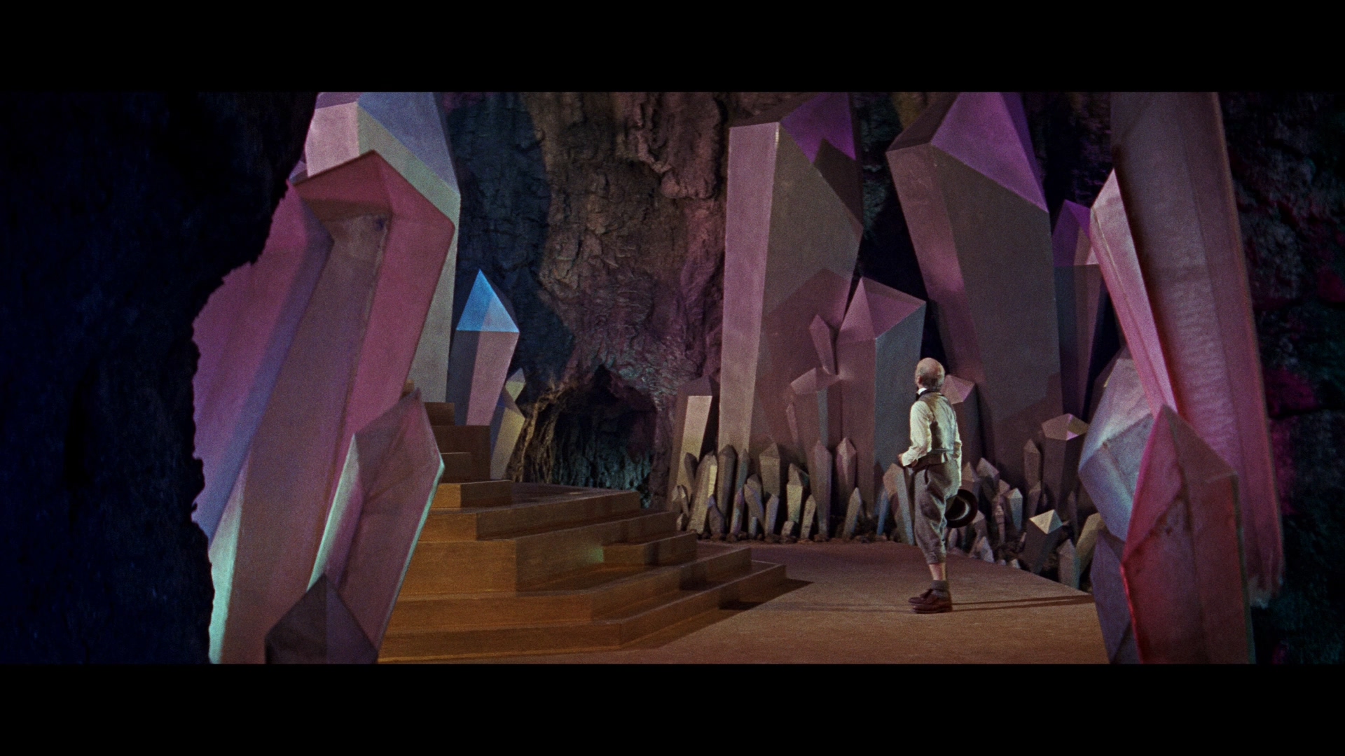 最先登上月球的人剧照的剧照