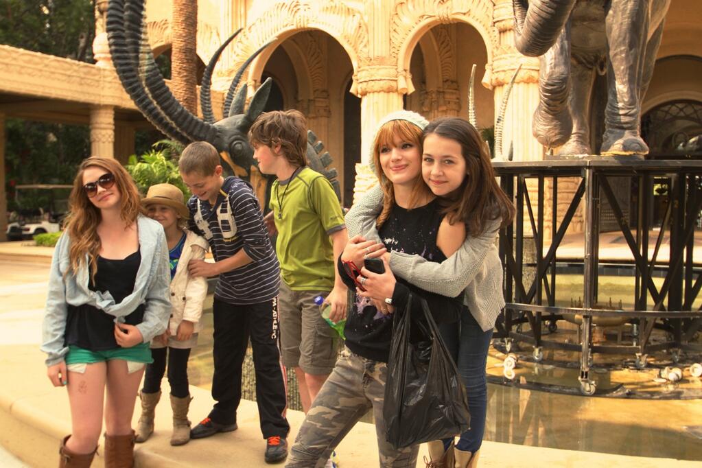 单亲度假村剧照的剧照